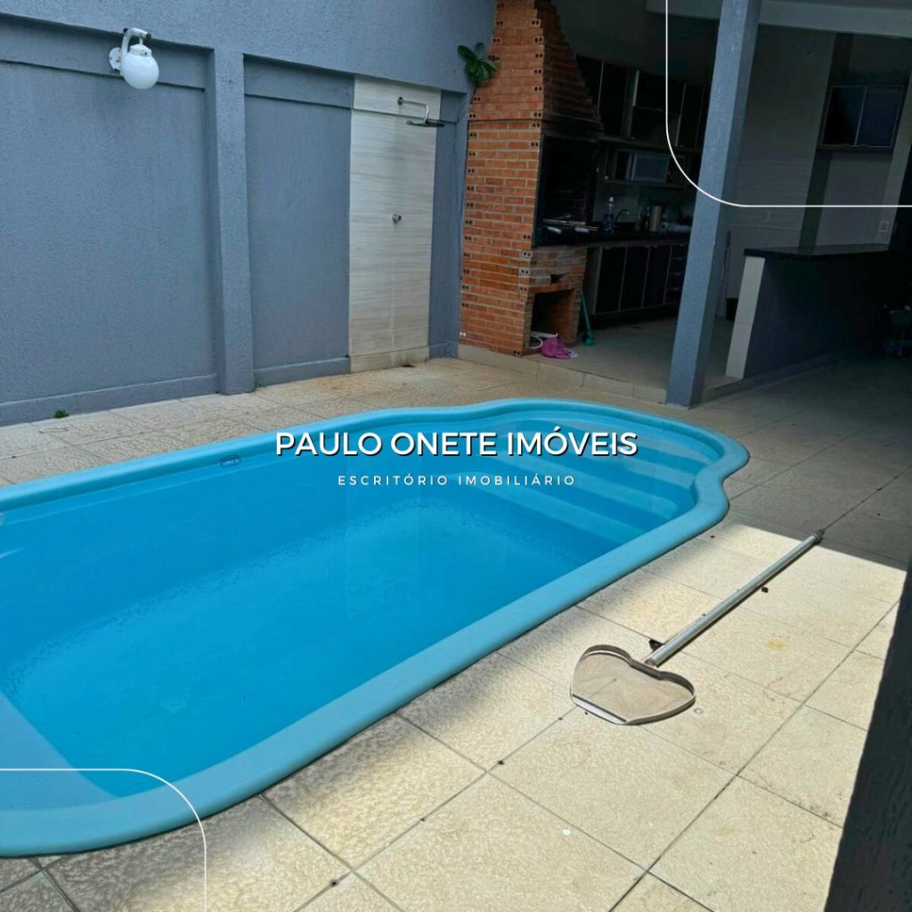 Vende-se casa com piscina no Condominio Amazon Village