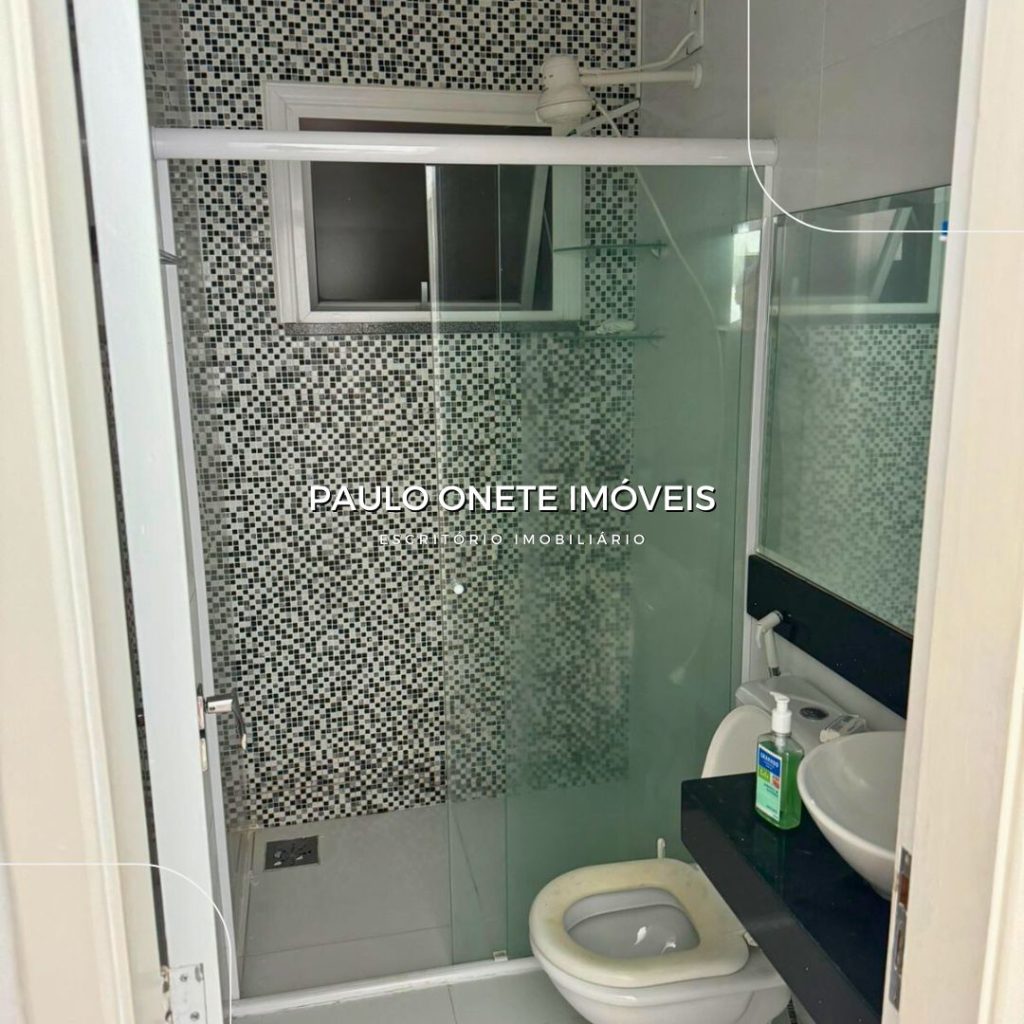 Vende-se casa com piscina no Condominio Amazon Village