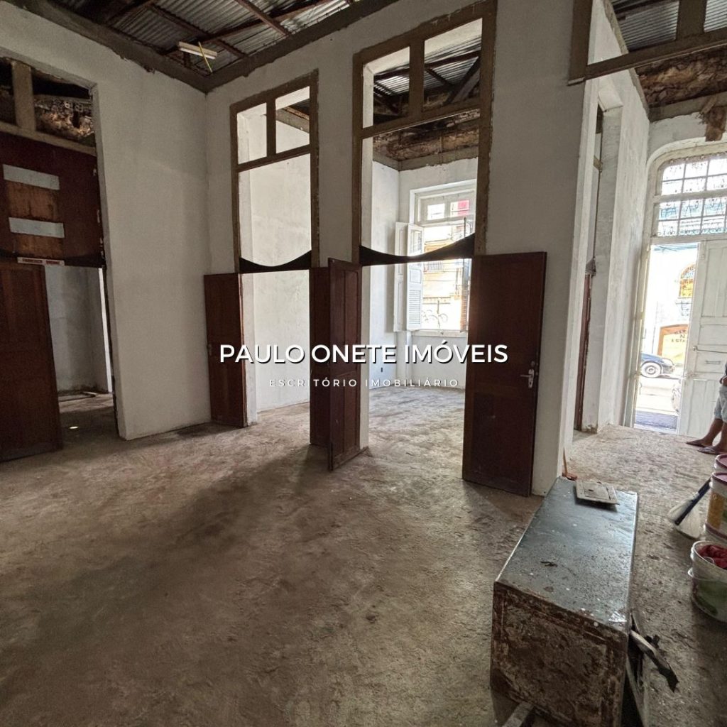 ALUGA-SE CASARÃO/GALPÃO COMERCIAL – 89,50M² – CENTRO DE MANAUS