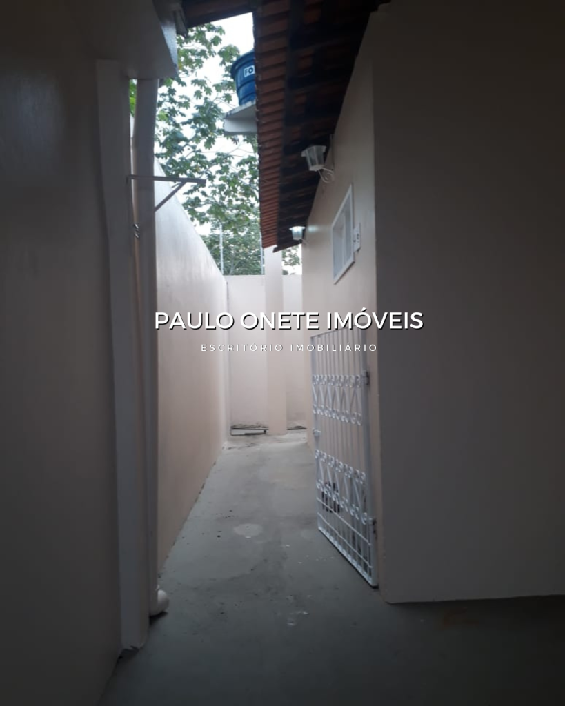 ALUGA-SE CASA COM 3 QUARTOS E PISCINA NO NOVO ALEIXO ALUGA-SE CASA COM 3 QUARTOS E PISCINA NO NOVO ALEIXO
