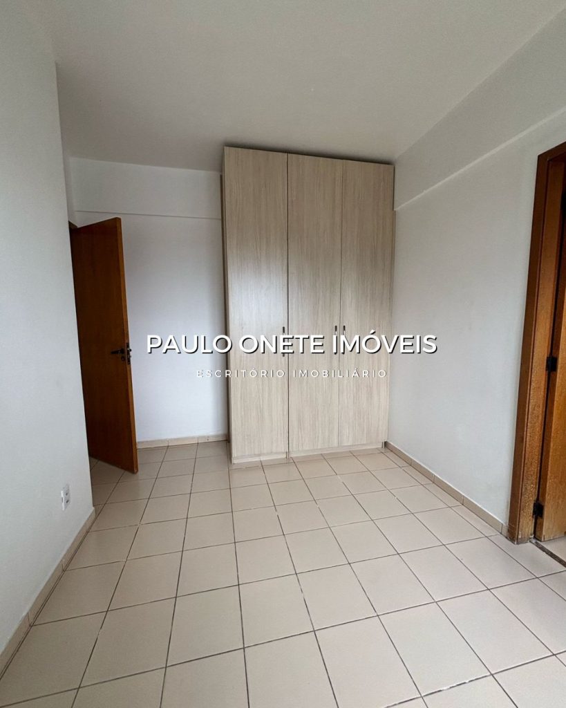 ALUGA-SE APARTAMENTO SEMI- MOBILIADO NO EDIFÍCIO NÁPOLES ALUGA-SE APARTAMENTO SEMI- MOBILIADO NO EDIFÍCIO NÁPOLES