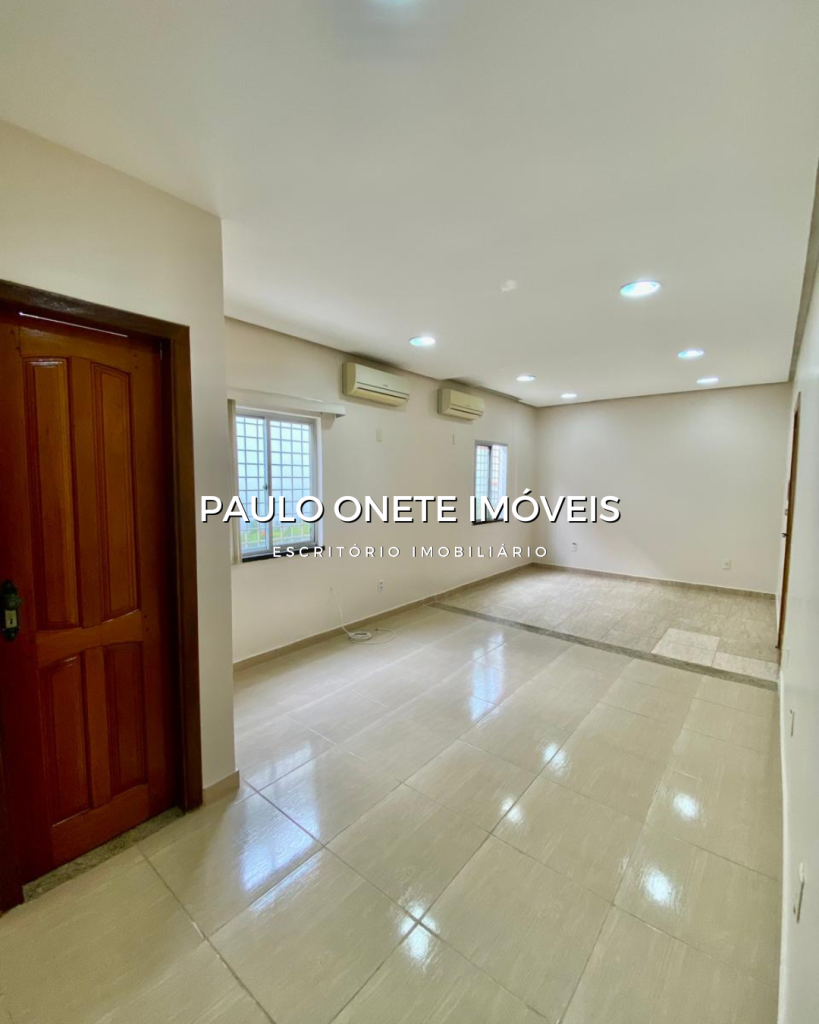 ALUGA-SE SALA COMERCIAL COM EXCELENTE LOCALIZAÇÃO ALUGA-SE SALA COMERCIAL COM EXCELENTE LOCALIZAÇÃO