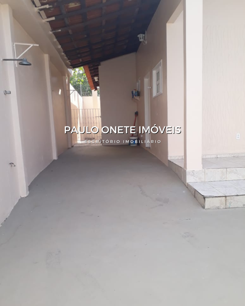 ALUGA-SE CASA COM 3 QUARTOS E PISCINA NO NOVO ALEIXO ALUGA-SE CASA COM 3 QUARTOS E PISCINA NO NOVO ALEIXO