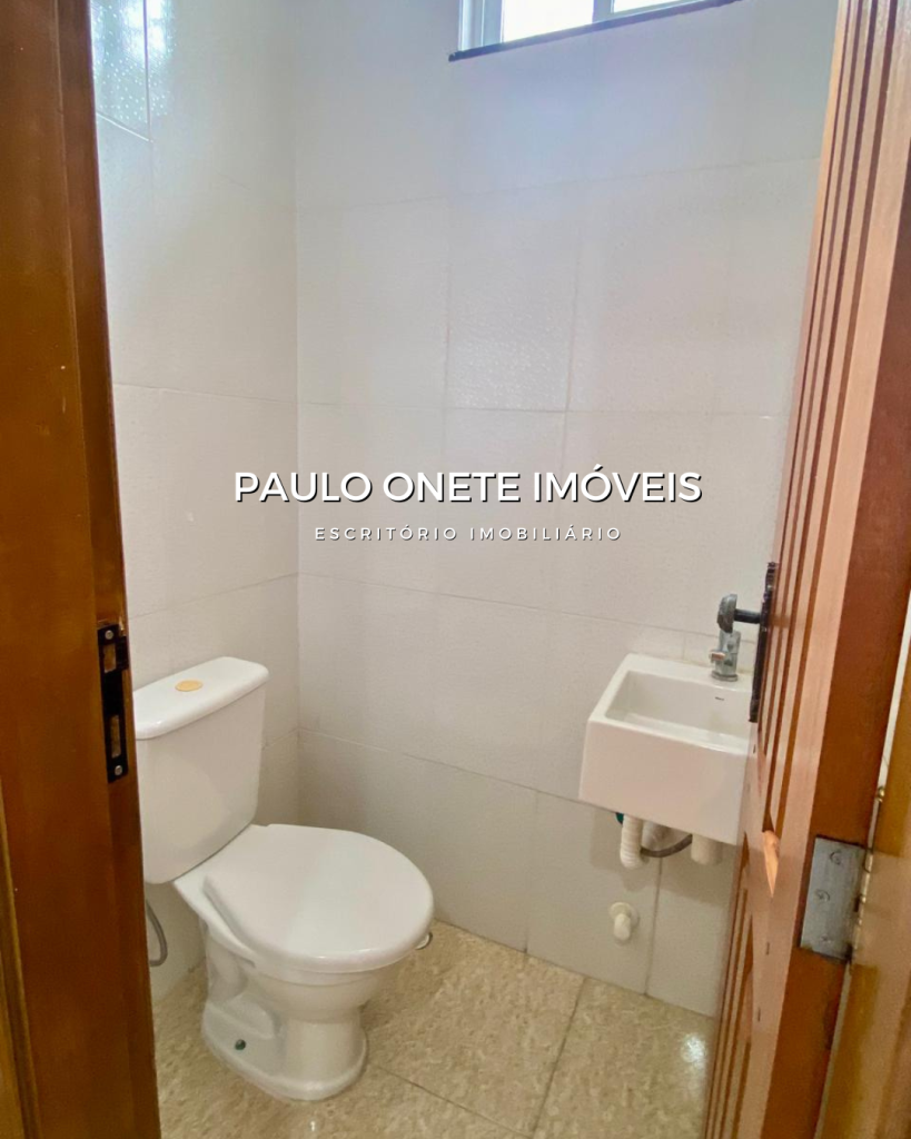 ALUGA-SE SALA COMERCIAL COM EXCELENTE LOCALIZAÇÃO ALUGA-SE SALA COMERCIAL COM EXCELENTE LOCALIZAÇÃO