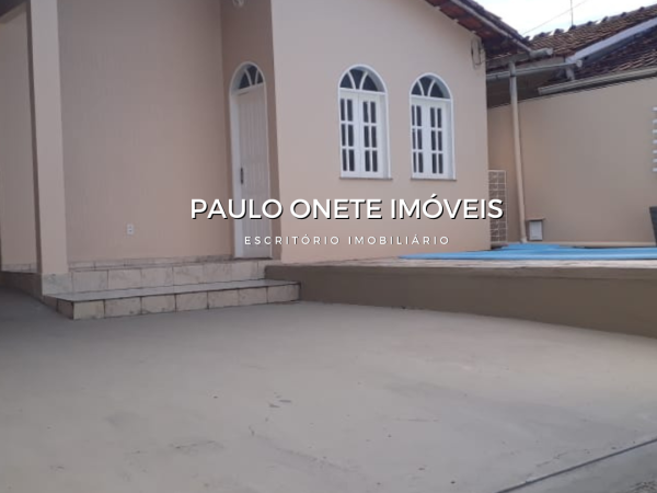 ALUGA-SE CASA COM 3 QUARTOS E PISCINA NO NOVO ALEIXO