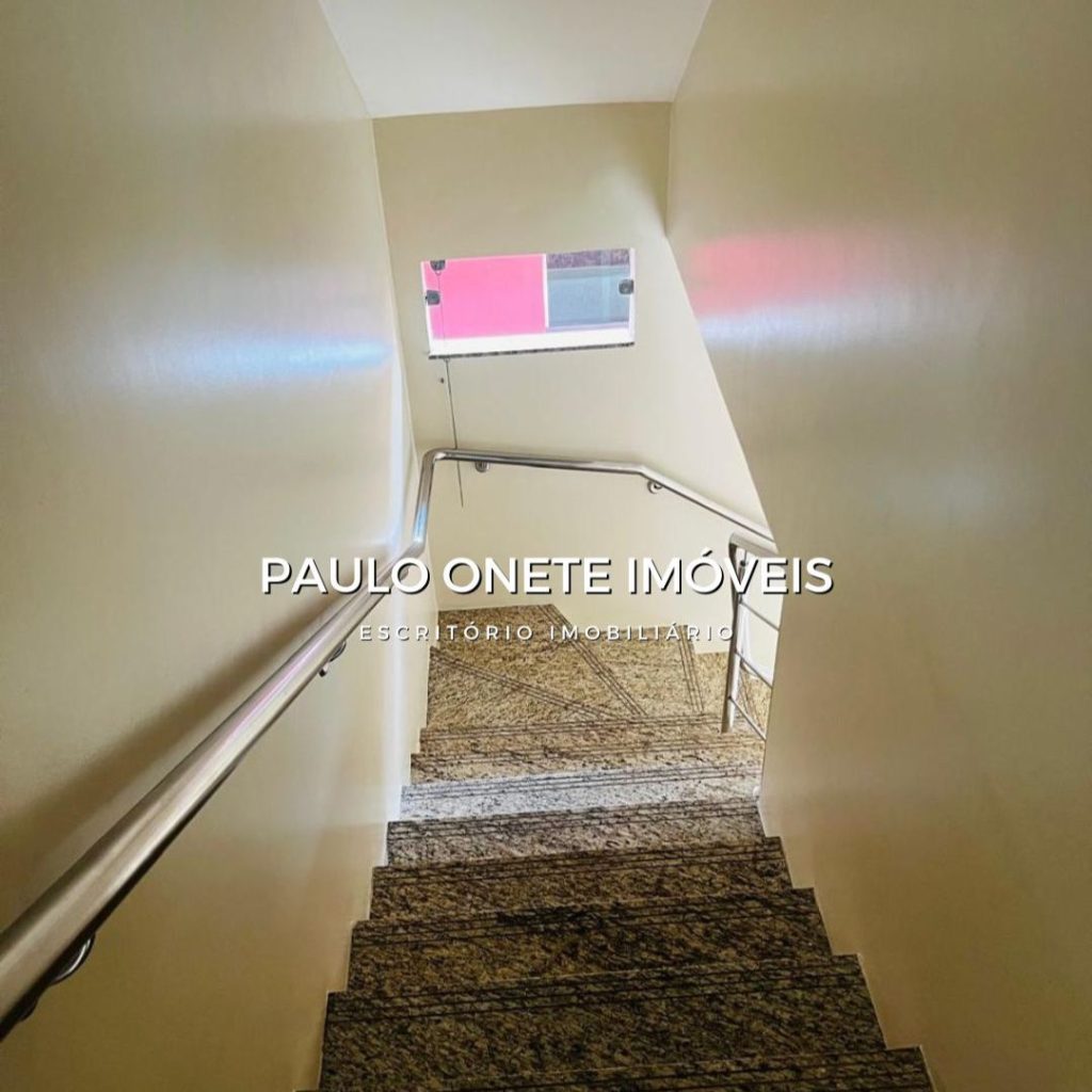 VENDE-SE CASA NO CONDOMÍNIO QUINTA DAS LARANJEIRAS