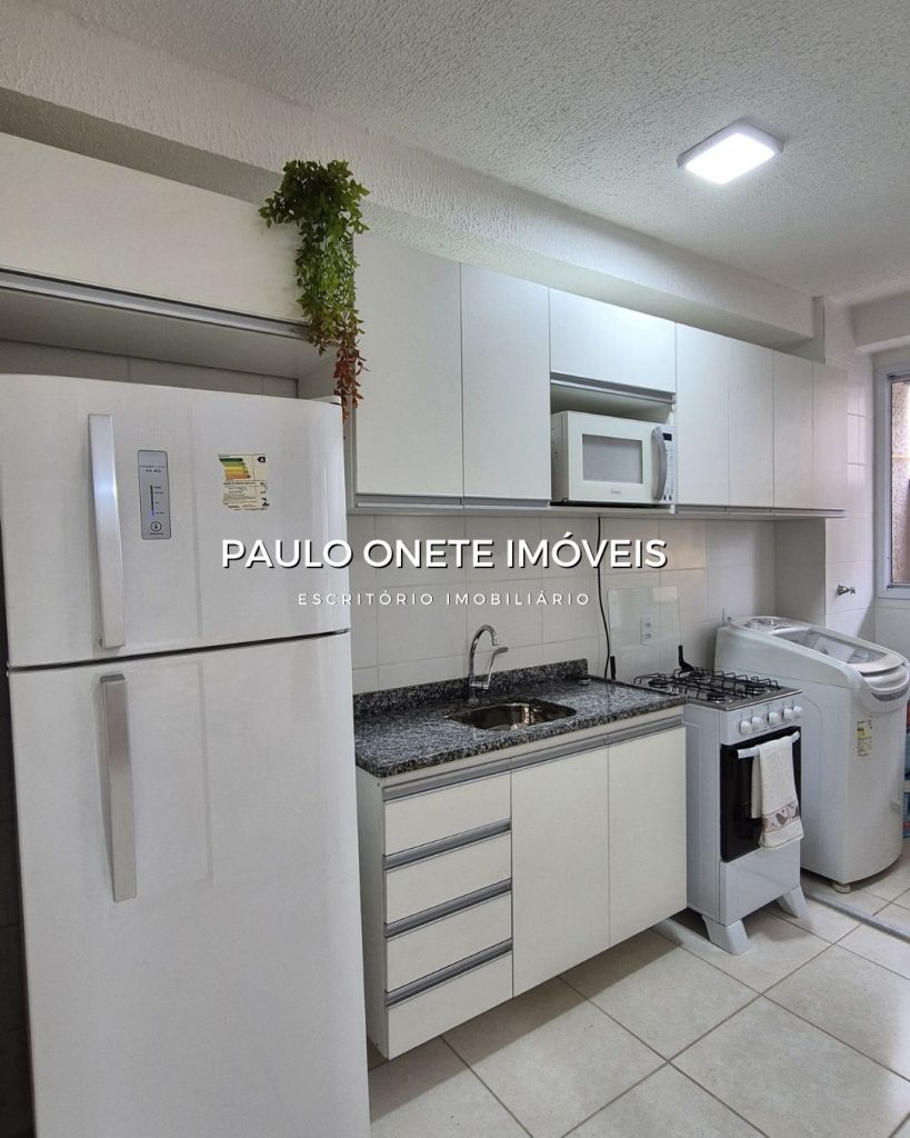 ALUGA-SE APARTAMENTO MOBILIADO- CONDOMÍNIO ESTILO GOLF ALUGA-SE APARTAMENTO MOBILIADO- CONDOMÍNIO ESTILO GOLF