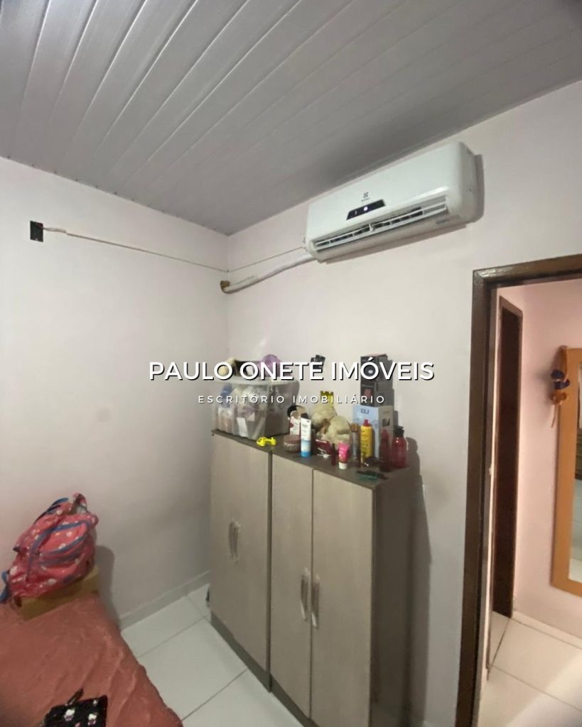 VENDE-SE UMA EXCELENTE CASA- BAIRRO DE FLORES