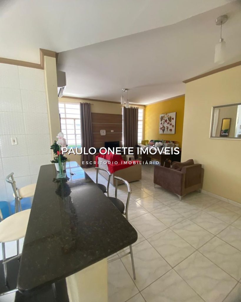 VENDE-SE – CASA RESIDENCIAL JARDIM DE VERSALLES