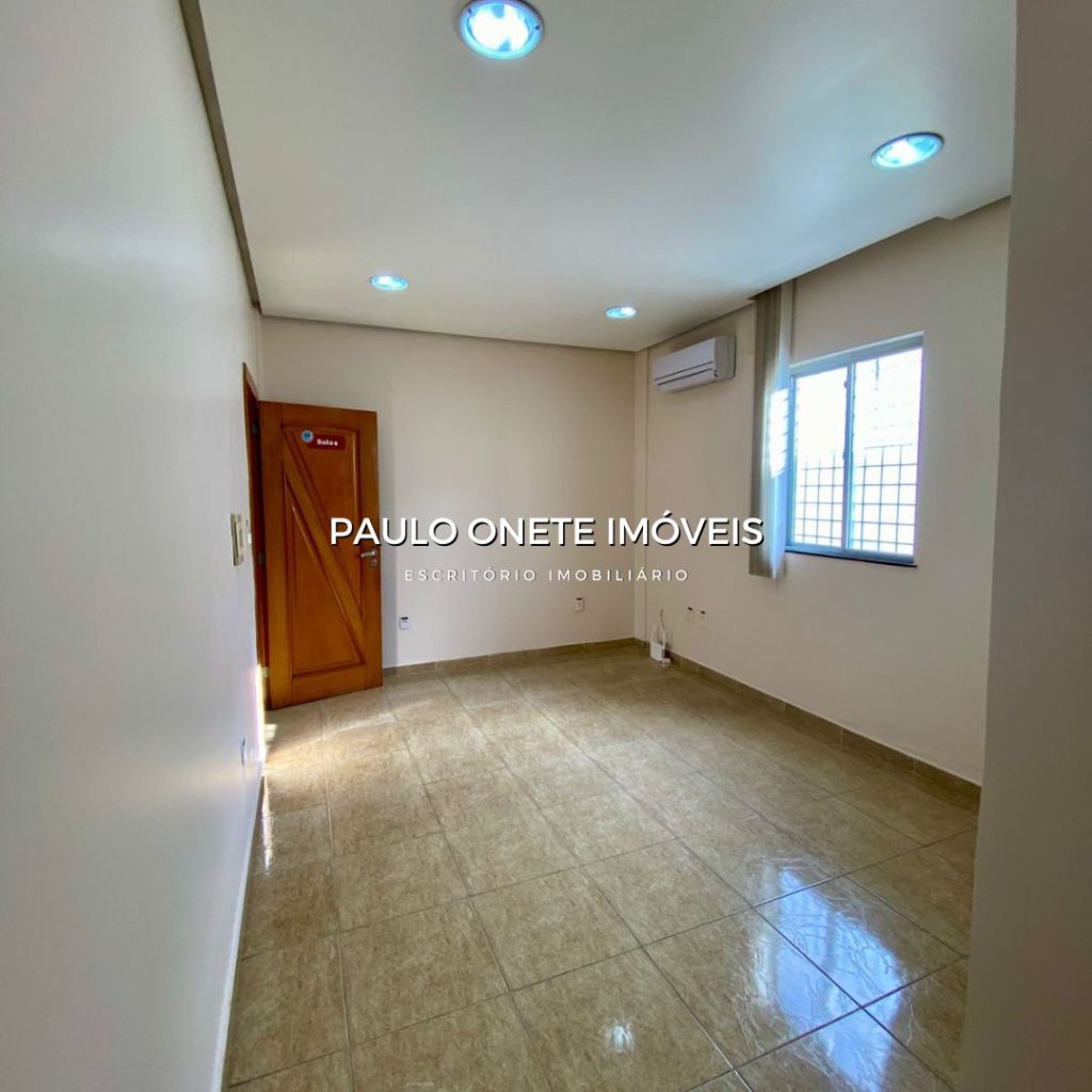 ALUGA-SE – SALA COMERCIAL NO TÉRREO – 18M² – AV. JOÃO VALÉRIO.