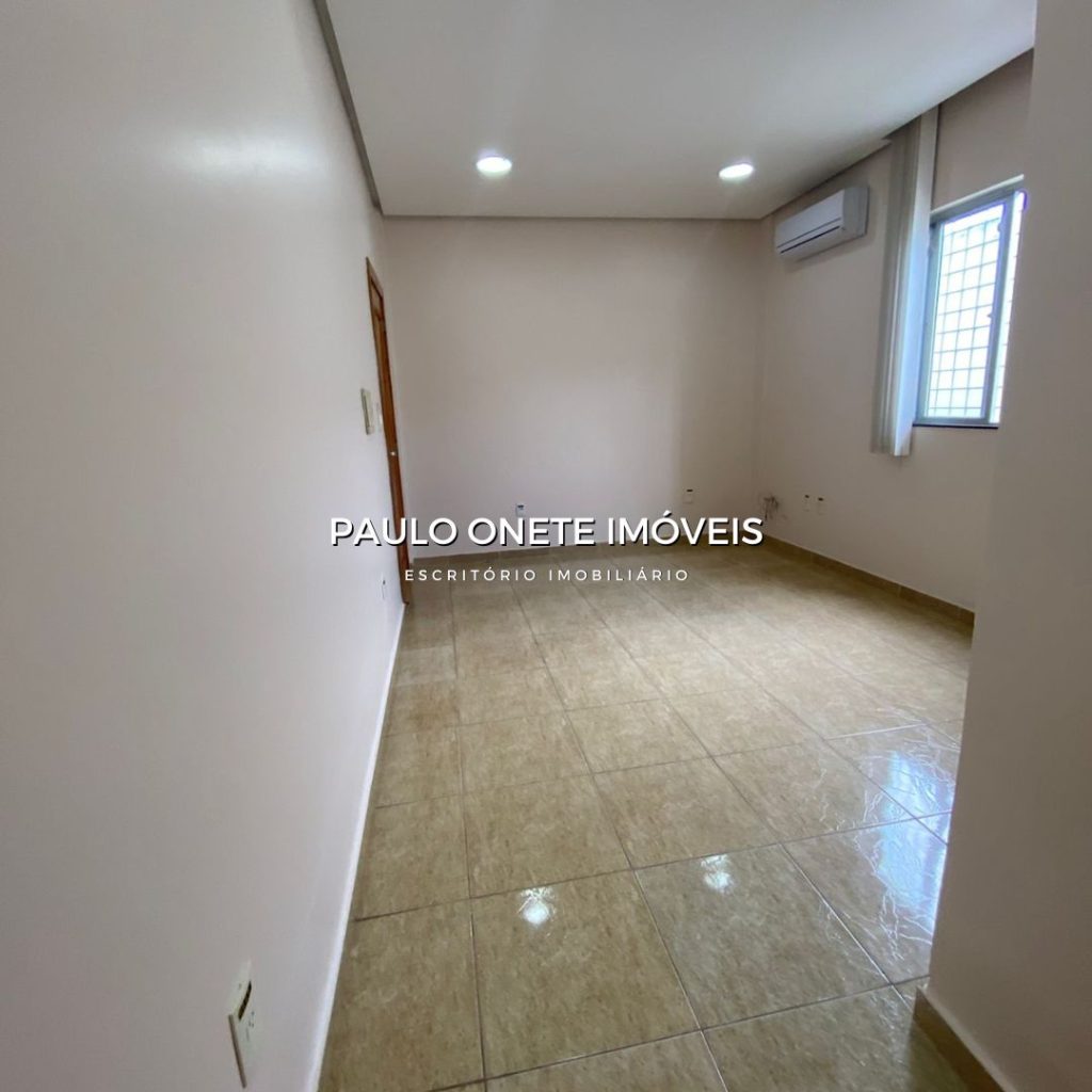 ALUGA-SE – SALA COMERCIAL NO TÉRREO – 18M² – AV. JOÃO VALÉRIO.