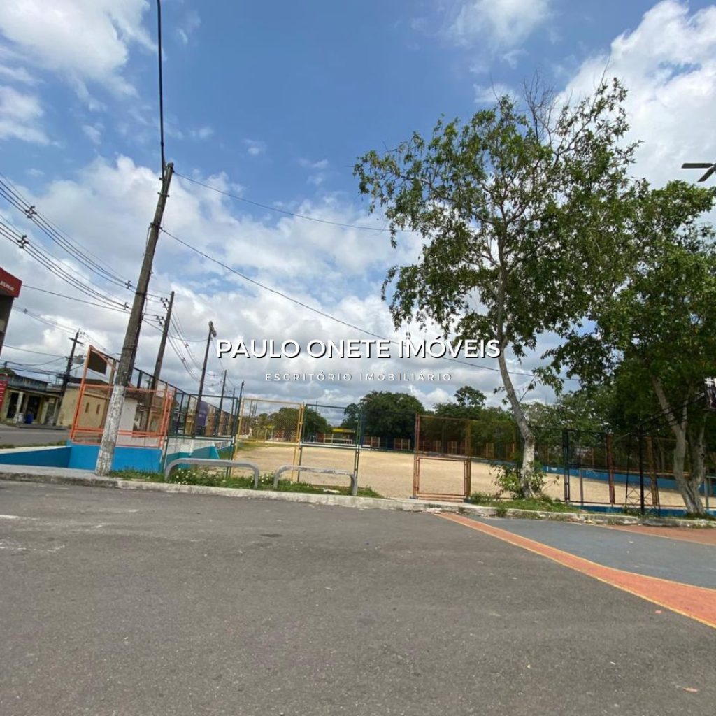 VENDE-SE – CASA NO CONJUNTO RENATO SOUZA PINTO – BAIRRO CIDADE NOVA I – 250M² – 6 QUARTOS