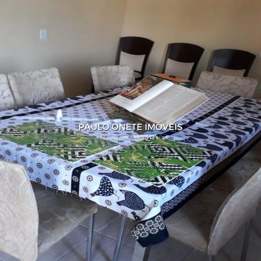 VENDE-SE – CASA NO CONJUNTO RENATO SOUZA PINTO – BAIRRO CIDADE NOVA I – 250M² – 6 QUARTOS