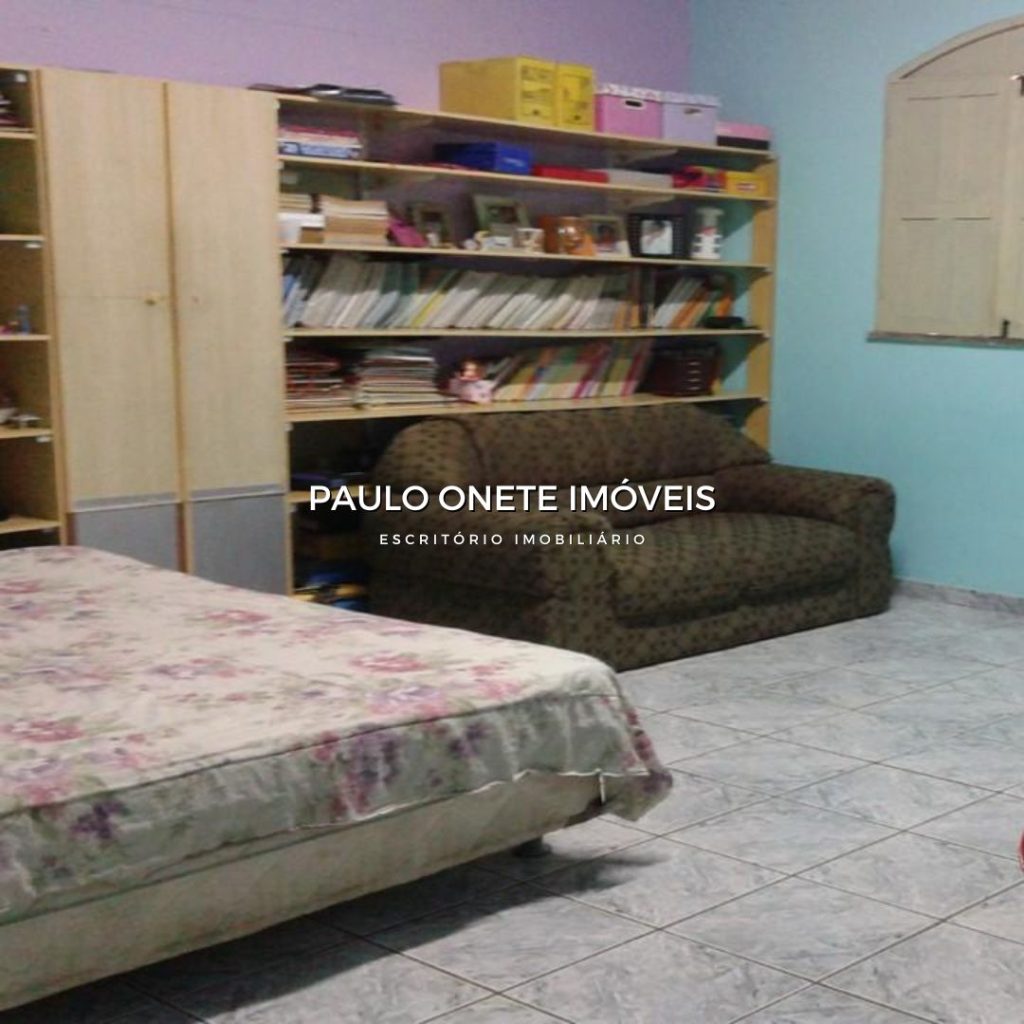 VENDE-SE – CASA NO CONJUNTO RENATO SOUZA PINTO – BAIRRO CIDADE NOVA I – 250M² – 6 QUARTOS