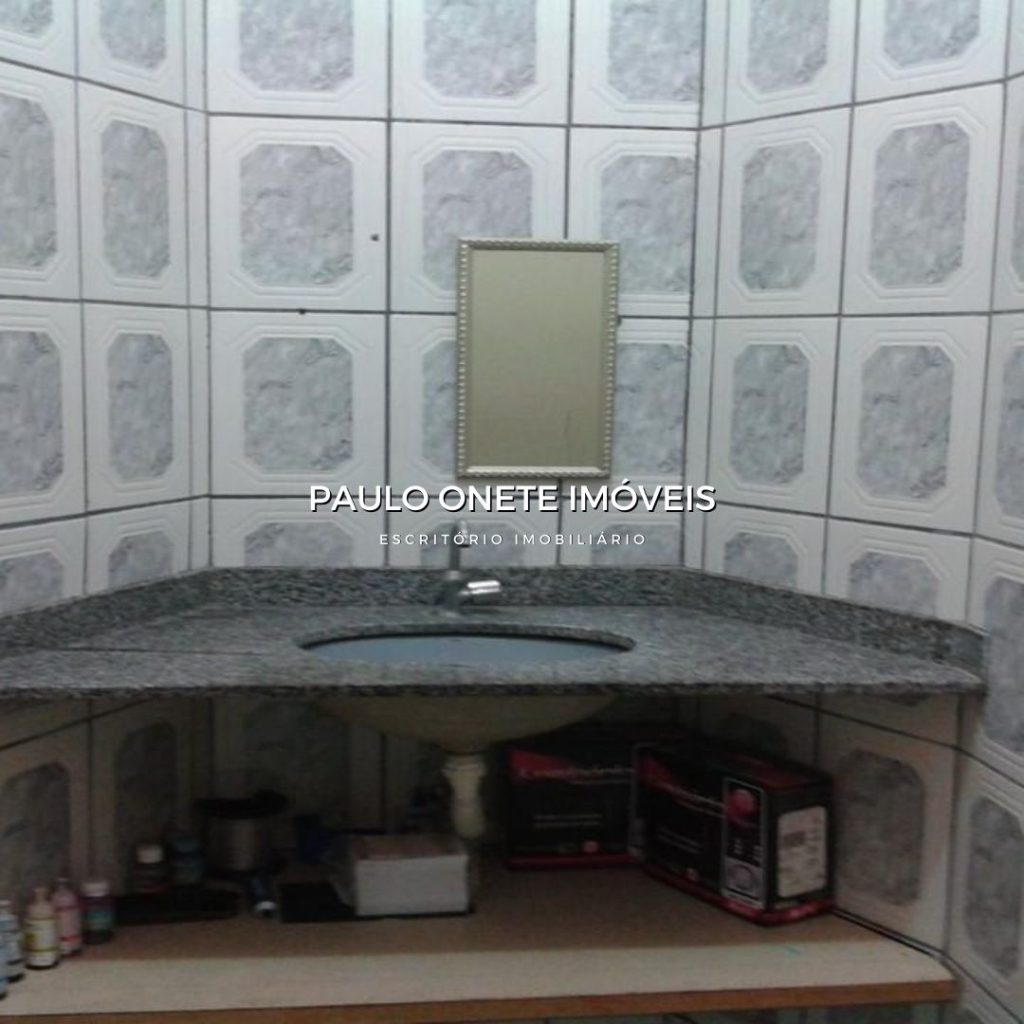 VENDE-SE – CASA NO CONJUNTO RENATO SOUZA PINTO – BAIRRO CIDADE NOVA I – 250M² – 6 QUARTOS