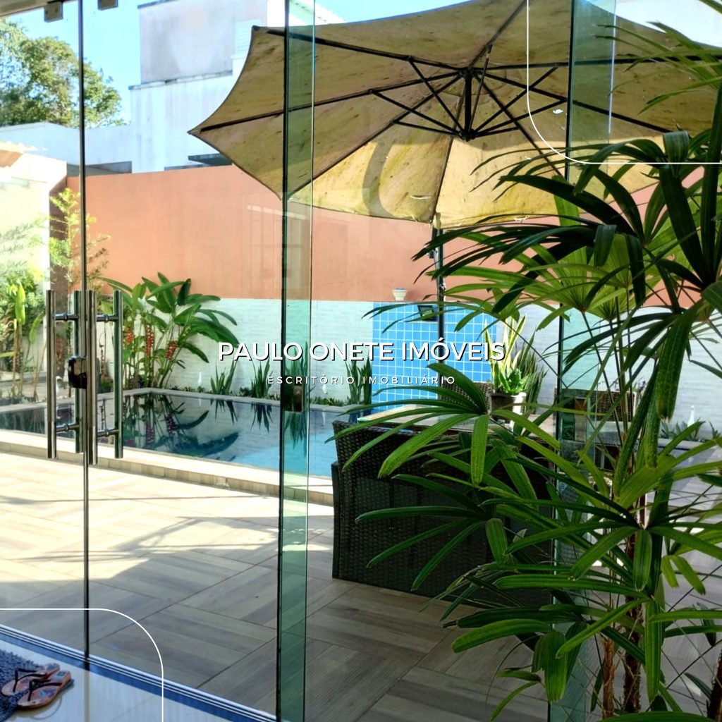 ALUGA-SE CASA DE ALTO PADRÃO – CONDOMÍNIO PRAIA DOS PASSARINHOS