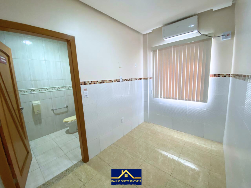 ALUGA-SE – SALA COMERCIAL NO TÉRREO – 12M² – AV. JOÃO VALÉRIO