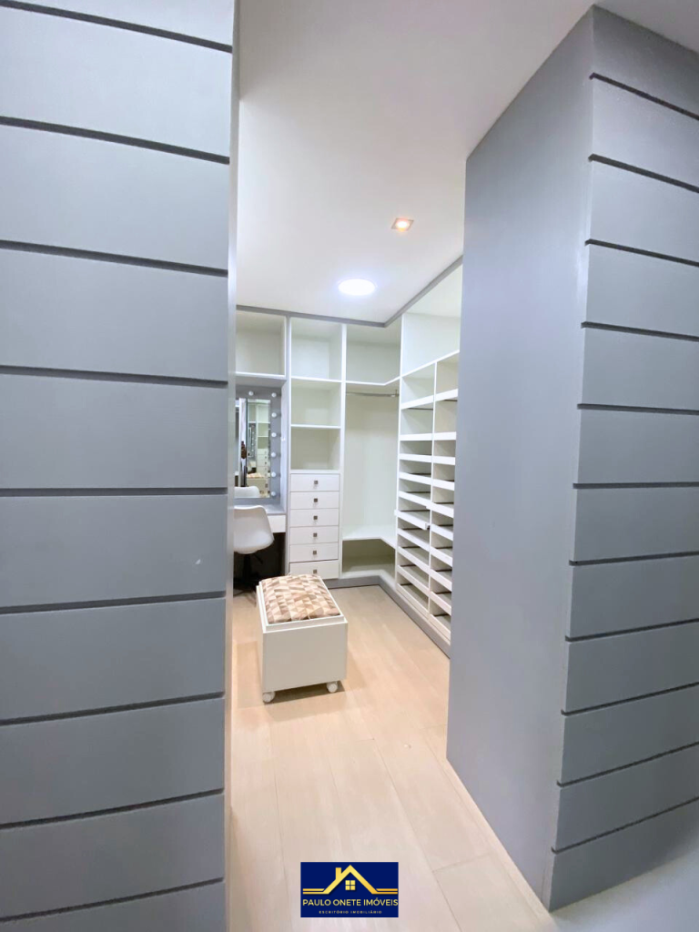 VENDE-SE APARTAMENTO NO CONDOMÍNIO CORAL GABLES