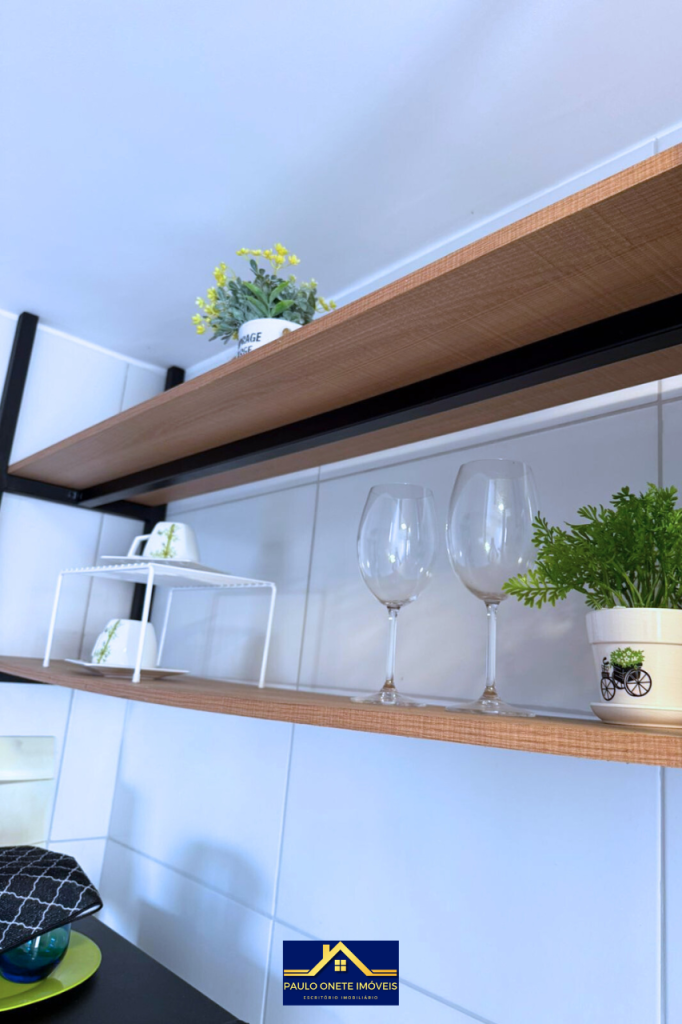 ALUGA-SE APARTAMENTO NO MIRANTE DAS FLORES – MOBILIADO