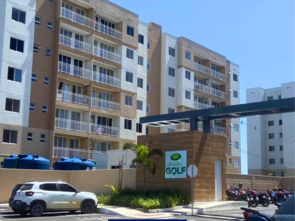 ALUGA-SE APARTAMENTO – 2 QUARTOS (1 SUÍTE) NO CONDOMÍNIO PARK GOLF