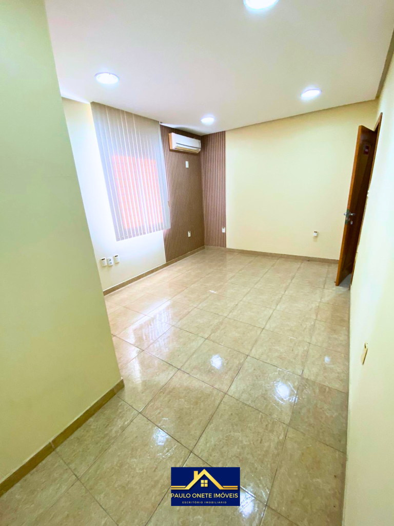 ALUGA-SE – SALA COMERCIAL NO 1° ANDAR – 18M² – AV. JOÃO VALÉRIO