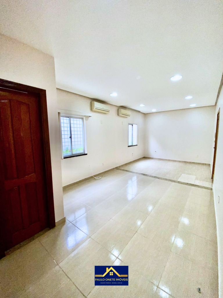 ALUGA-SE – SALA COMERCIAL NO TÉRREO – 24M² – AV. JOÃO VALÉRIO