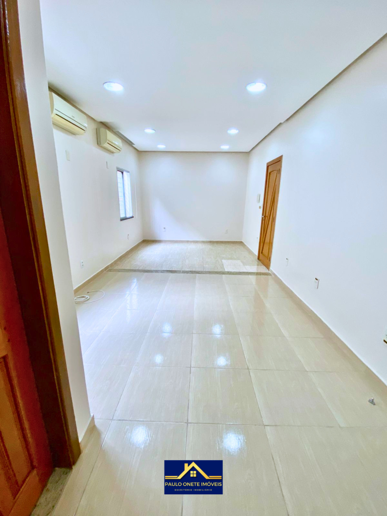 ALUGA-SE – SALA COMERCIAL NO TÉRREO – 24M² – AV. JOÃO VALÉRIO