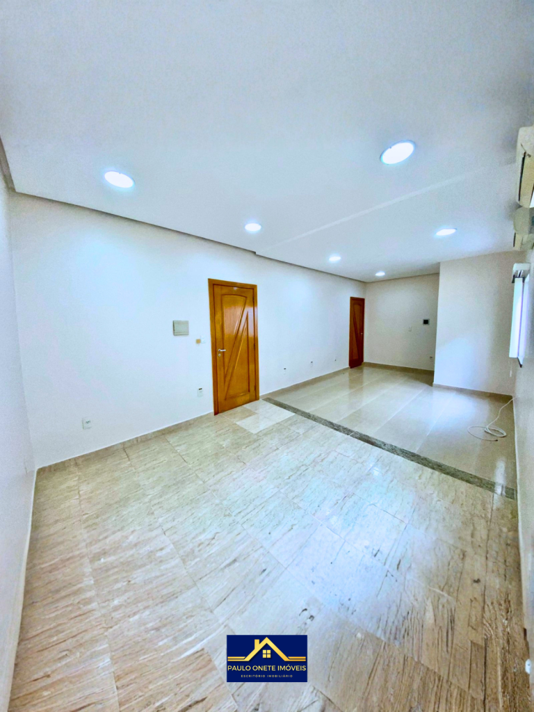 ALUGA-SE – SALA COMERCIAL NO TÉRREO – 24M² – AV. JOÃO VALÉRIO