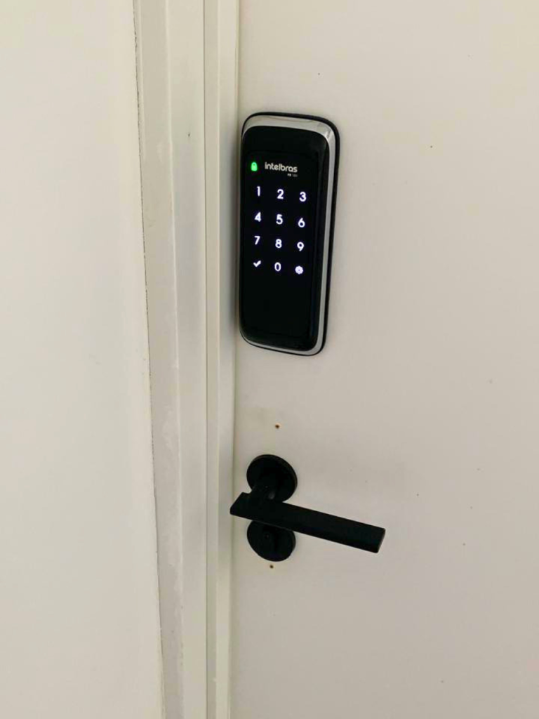 SMART ARVOREDO – APARTAMENTO MODERNO E MOBILIADO