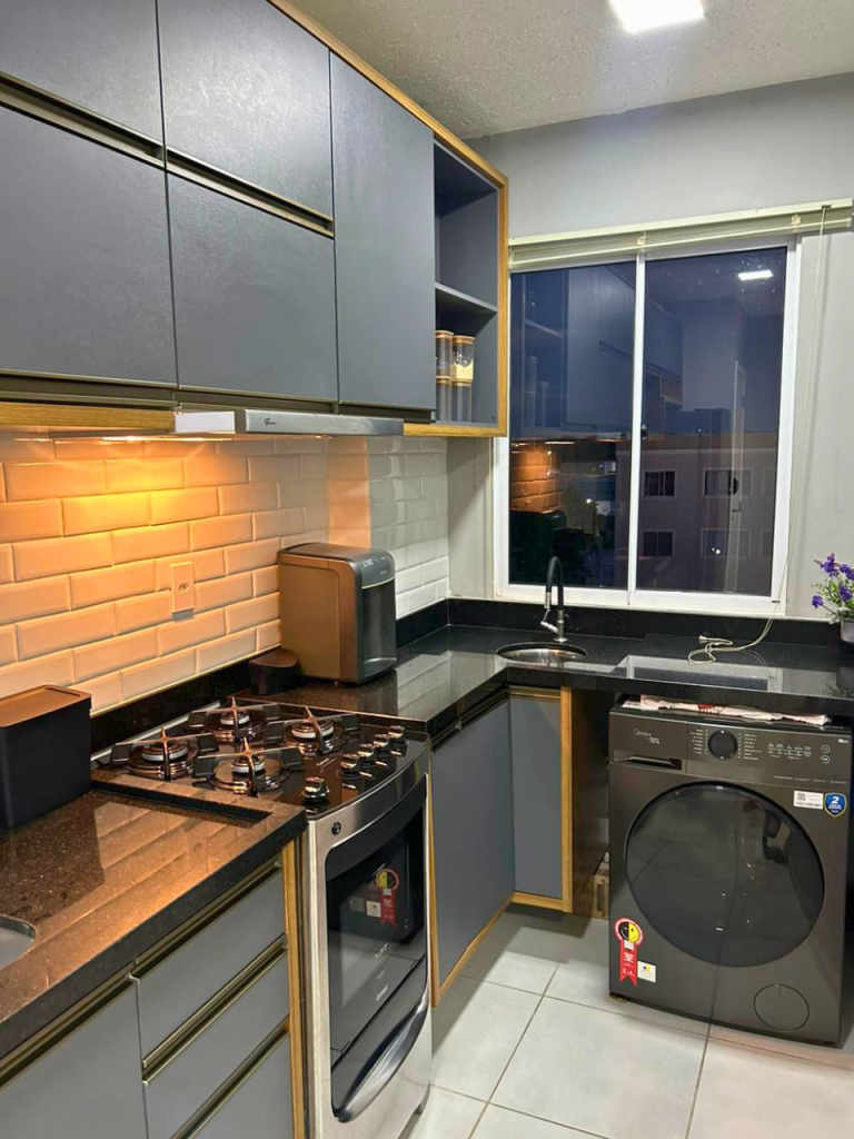 SMART ARVOREDO – APARTAMENTO MODERNO E MOBILIADO