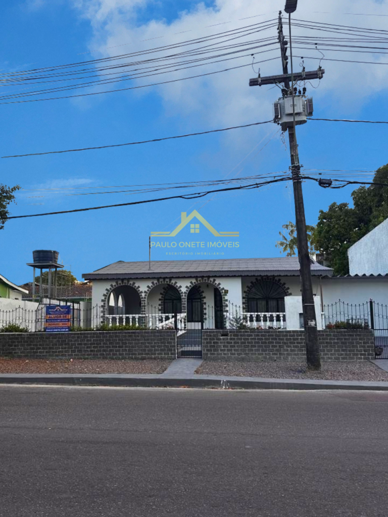 CASA COMERCIAL RECÉM-REFORMADA – 200M² | ALEIXO