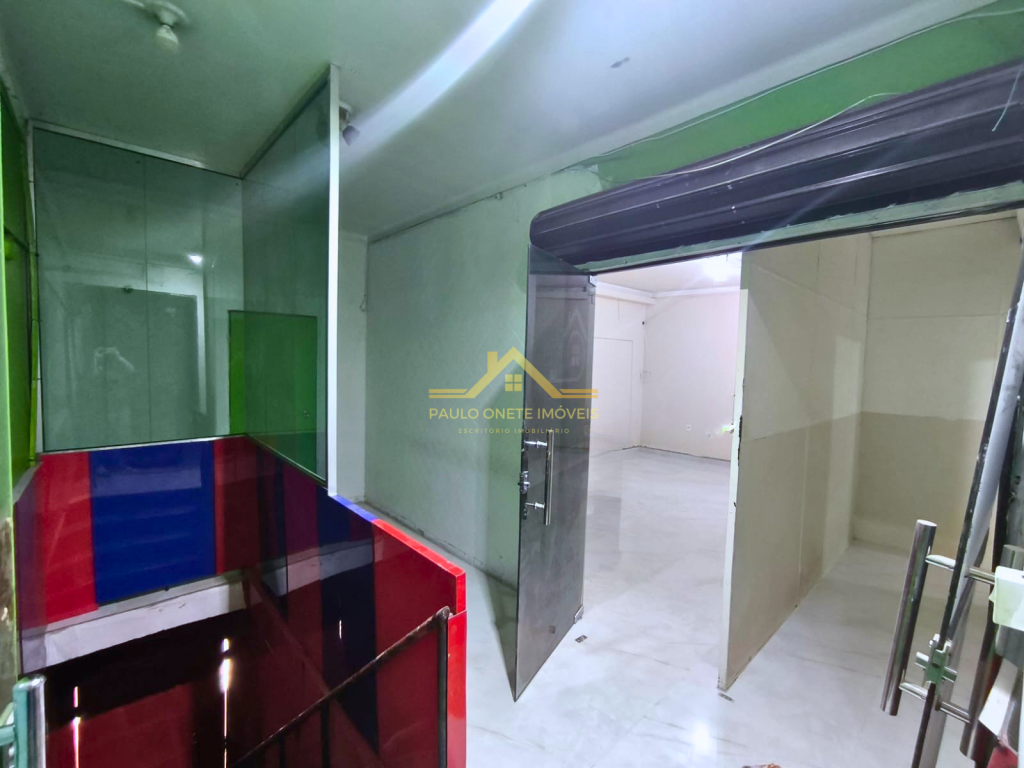 2 PAVIMENTOS COMERCIAIS NA AV. GETÚLIO VARGAS – CENTRO
