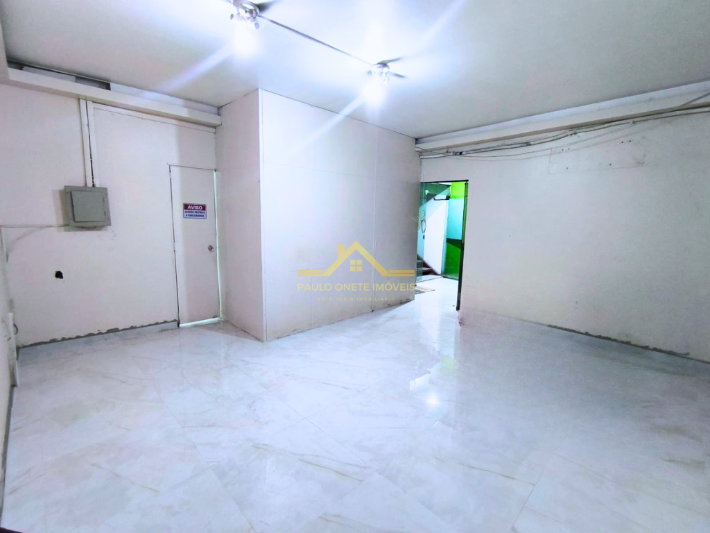 2 PAVIMENTOS COMERCIAIS NA AV. GETÚLIO VARGAS – CENTRO