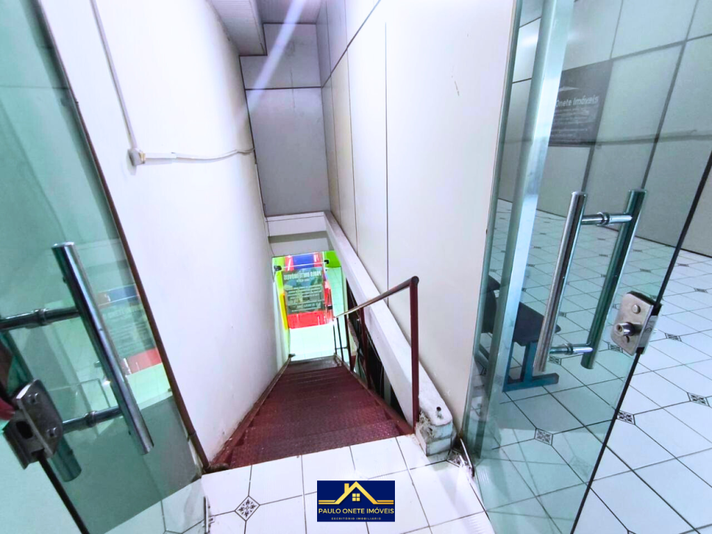 2 PAVIMENTOS COMERCIAIS NA AV. GETÚLIO VARGAS – CENTRO